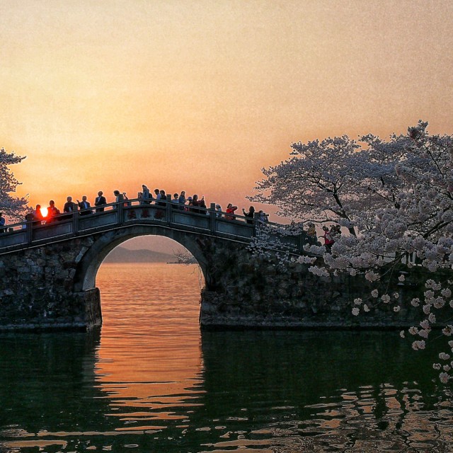 黄昏来临【吉他伴奏】