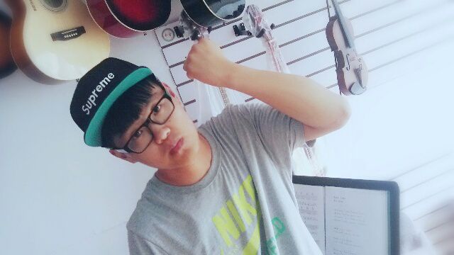 我想这就是爱情 伴奏 - Youong 唱吧,最时尚的手