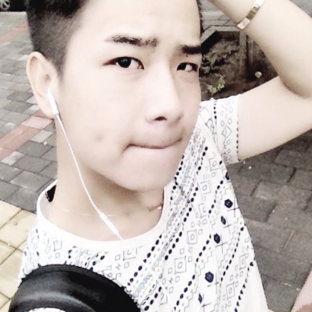 小蛮腰伴奏 - RYUI萌-冷艳王子 - 唱吧,最时尚的