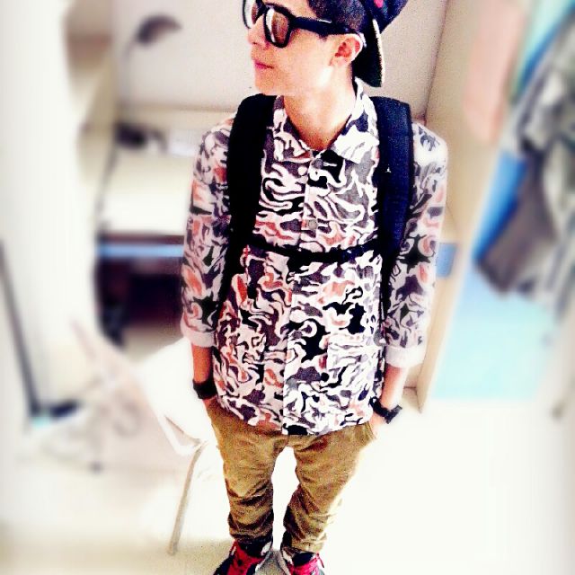 寂寞还是你 - Wizzy黄迪鹏 唱吧,最时尚的手机K