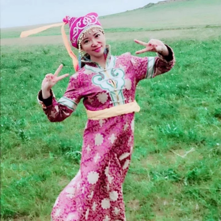 草原芬芳【原版伴奏】