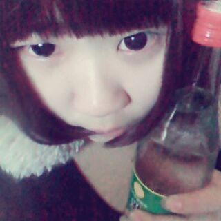 <em>我不配做你女朋友</em> - 范小萌XE 唱吧,最时尚的手