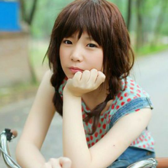 谁在意呢(缺女声) - 姗姗love本兮 唱吧,最时尚的手机KTV