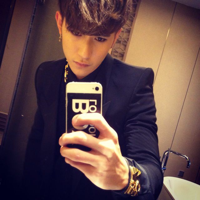 拥抱 - 至上励合刘洲成kenny 唱吧,最时尚的手机