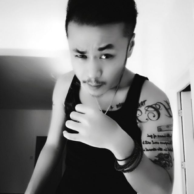 突然好想你【原版伴奏】 - Roach罗齐 唱吧,最