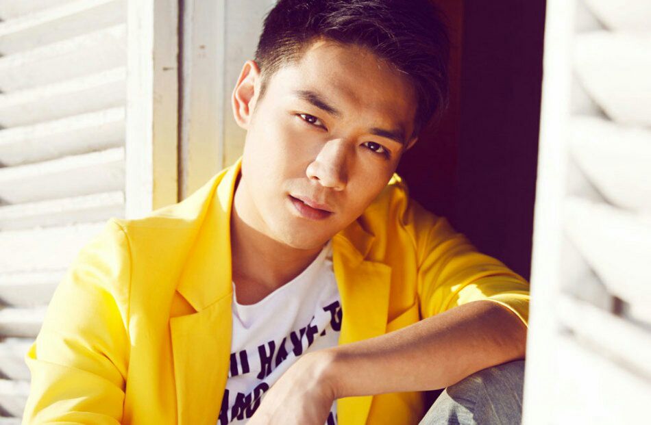 英雄赞歌(豆豆 原版伴奏) - 胡原大帅 唱吧,最时