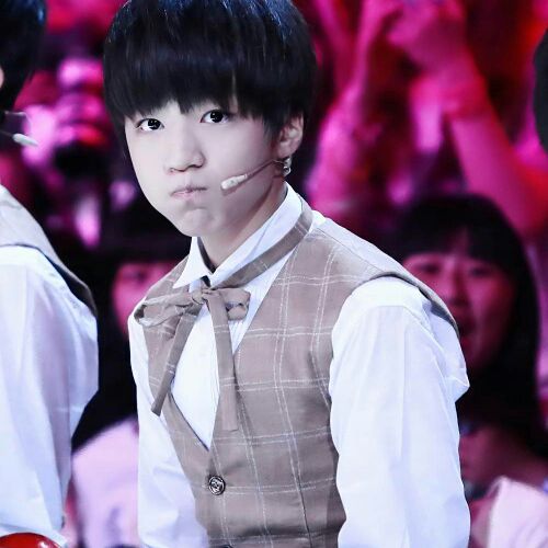 红玫瑰【女生伴奏 】 - Karry颖 唱吧,最时尚的手