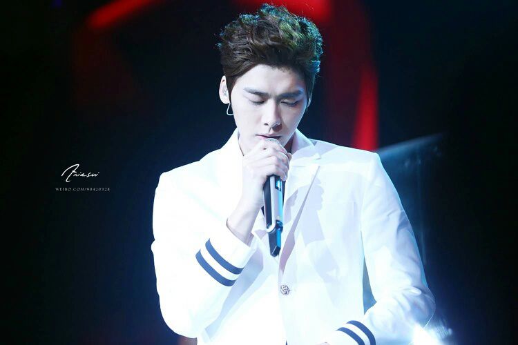 剑伤【女版歌词】 - 守望平流层 唱吧,最时尚的