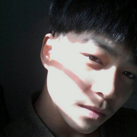 明明就 - GD Des -李家豪 唱吧,最时尚的手机KTV