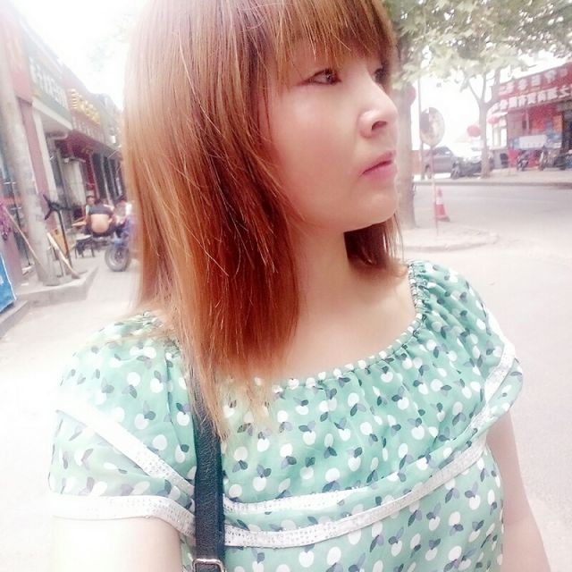 镀金的爱情现实的女人