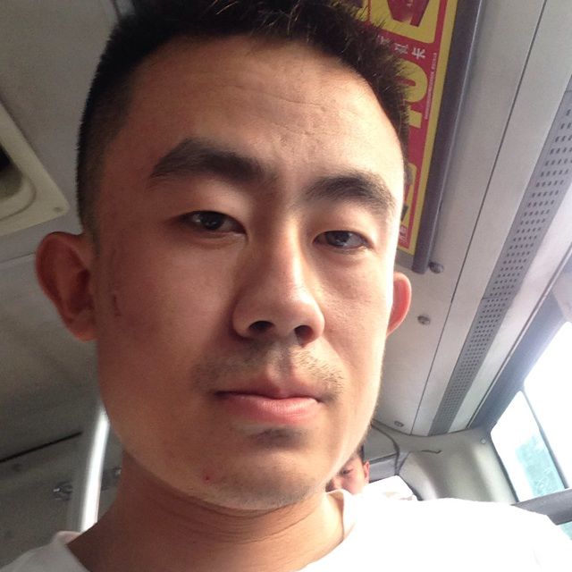 活着 - 龙哥近身 唱吧,最时尚的手机KTV