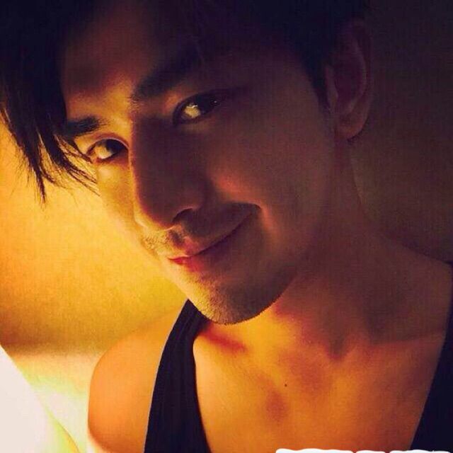 听袁惟仁弹吉他