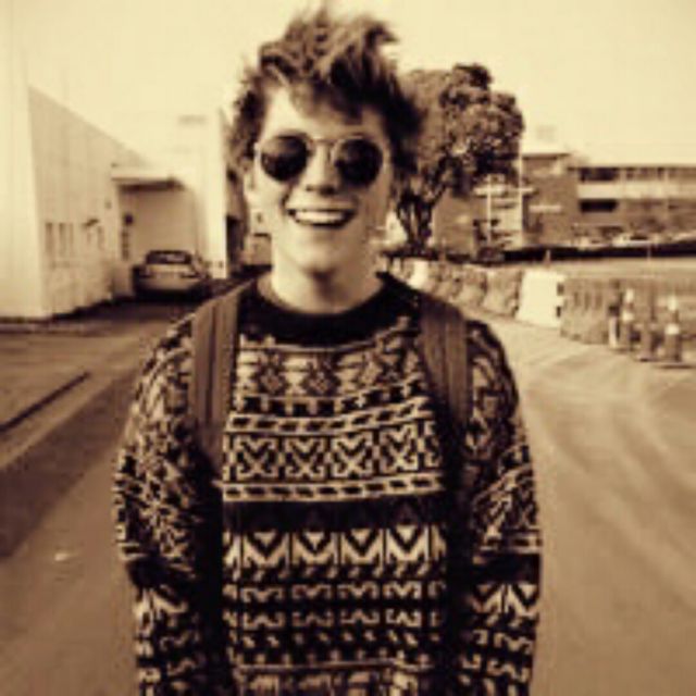 他不爱我 - 卧槽,这年轻人!卧槽 - 唱吧,听见歌声