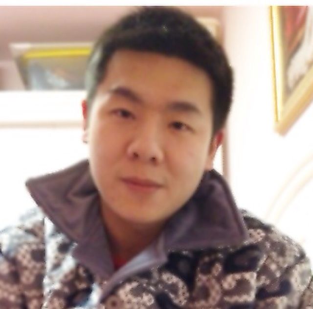 小眼睛男人啊