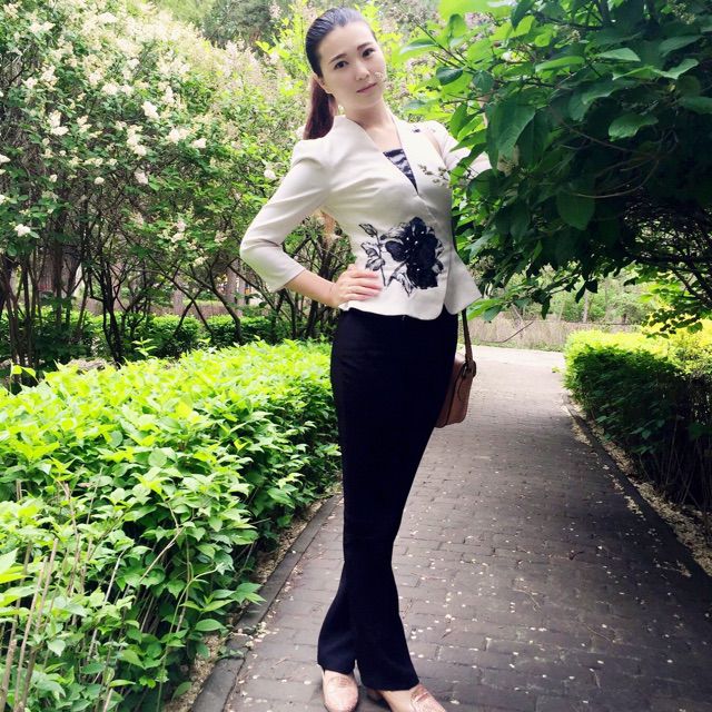 她说她没喝醉【龙儿专属伴奏】 - 一闪一闪亮晶