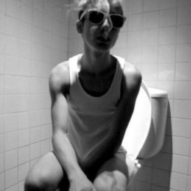 筱晨 不配说我爱你另类伴奏【正常】 - 大胃王