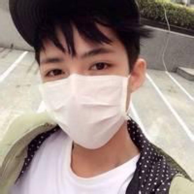 个人口罩图_戴口罩的卡通图片(2)