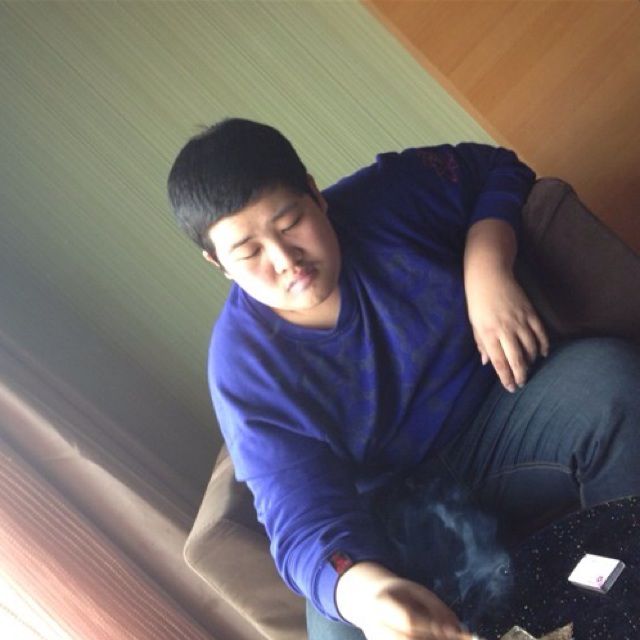 剪爱 - 跑调的小男孩 - 唱吧,最时尚的手机KTV