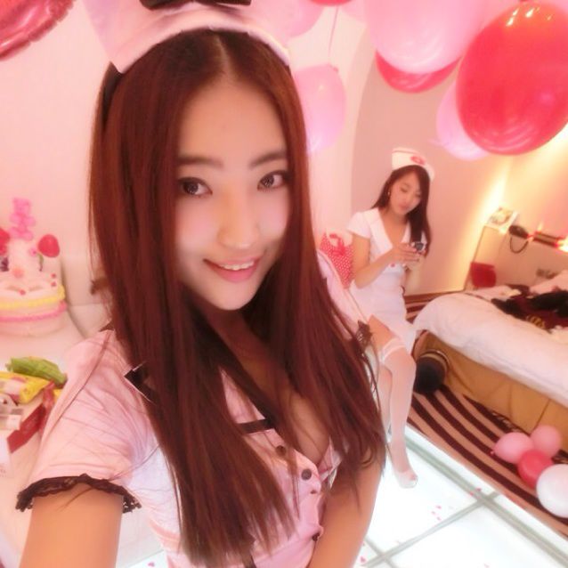 <em>挥着翅膀的女孩</em> - 谁在吓人呐 - 唱吧,最时尚的手