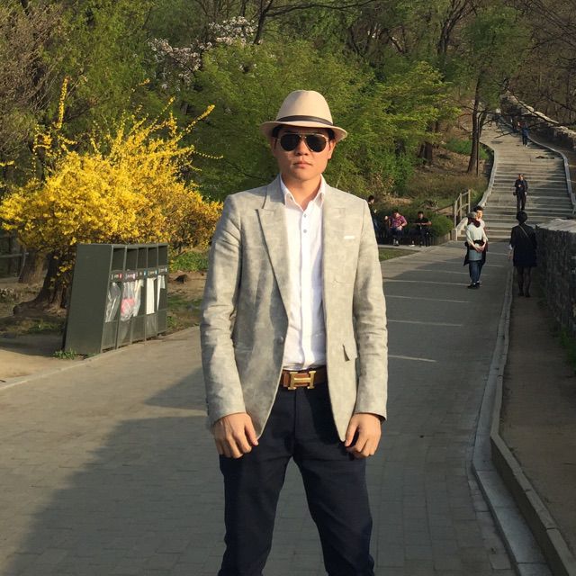 爱情断了线 - -龙在飞-(018) 唱吧,最时尚的手机