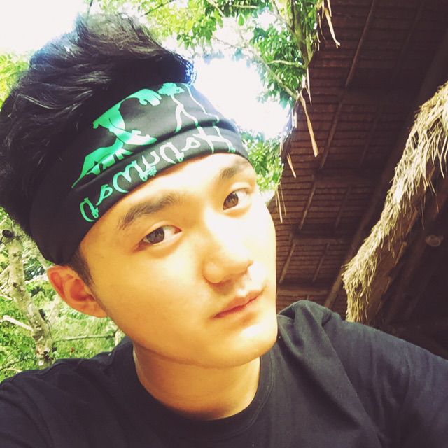 诗朗诵《相信未来》