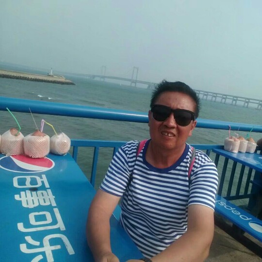 红星照我去战斗【黔王伴奏】 - 缘长老 - 唱吧,手