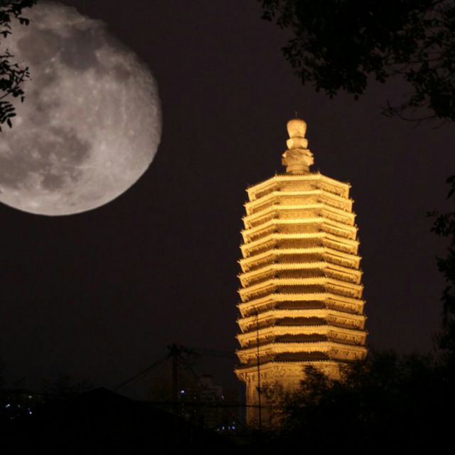 晴空月儿明图片