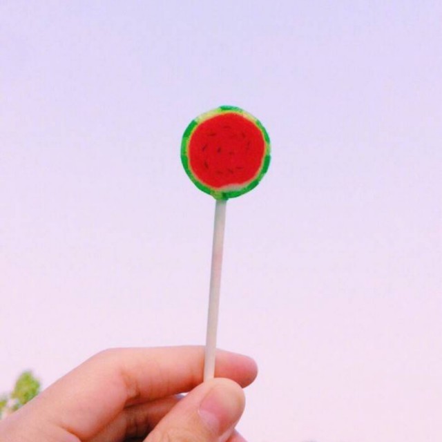 我是不是该安静地走开 - 王若兮℡ 唱吧,听见歌声遇见你