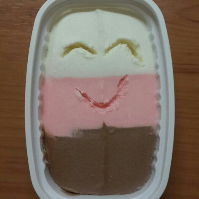 三色冰淇淋l