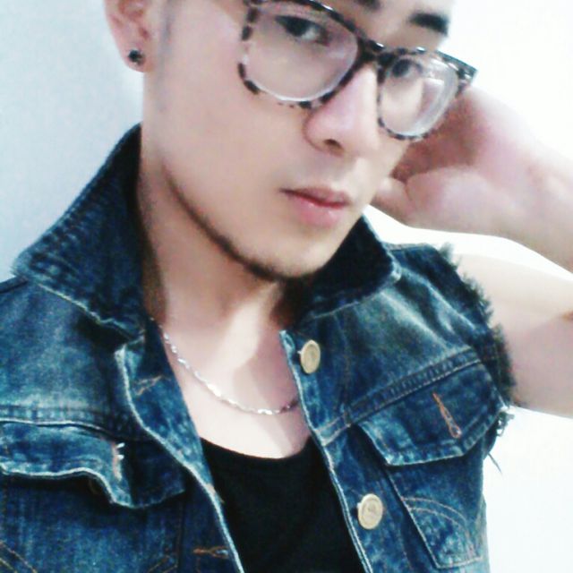 李琦他不爱我_他不爱我李琦伴奏