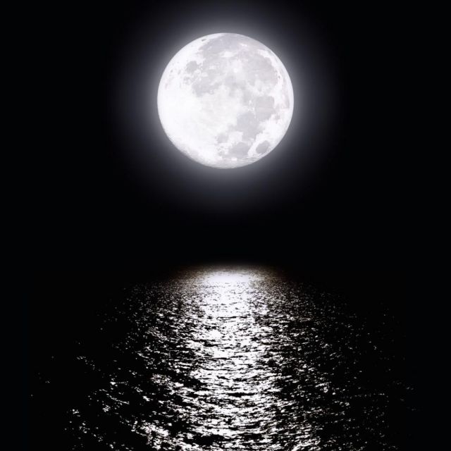 水中月亮