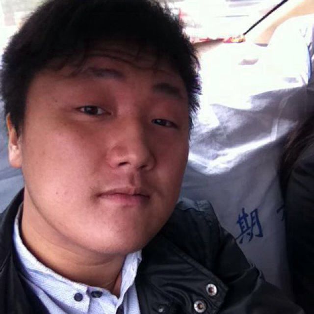 小眼睛胖蝎子