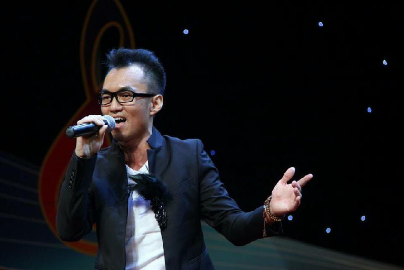 泽郎多杰 - 玛尼石 - 伴奏 - 唱吧,最时尚的手机ktv