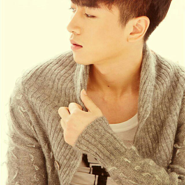 豫剧-唐喜成-下位去劝一劝贵妃娘娘【伴奏,哥们爱唱戏制作】 - 唱吧