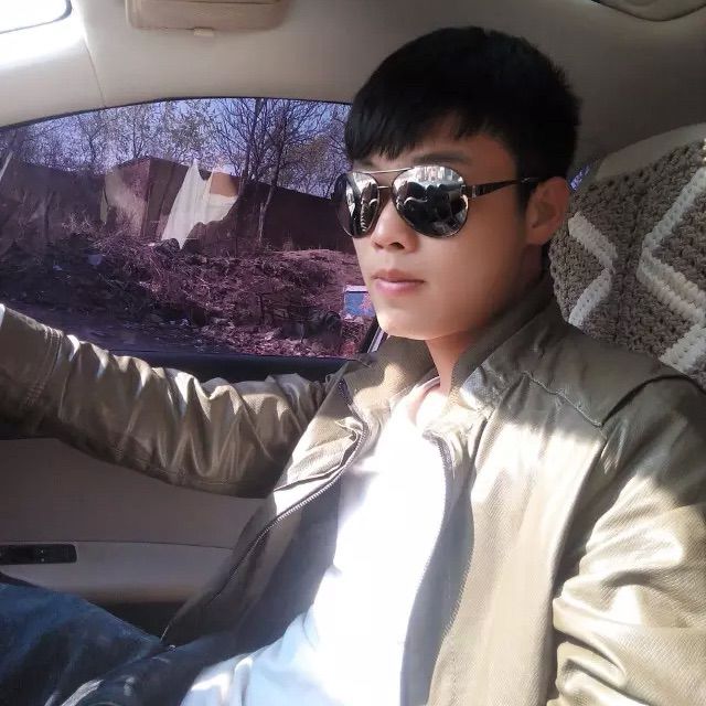 十一年 - 红色 比基尼 唱吧,最时尚的手机ktv