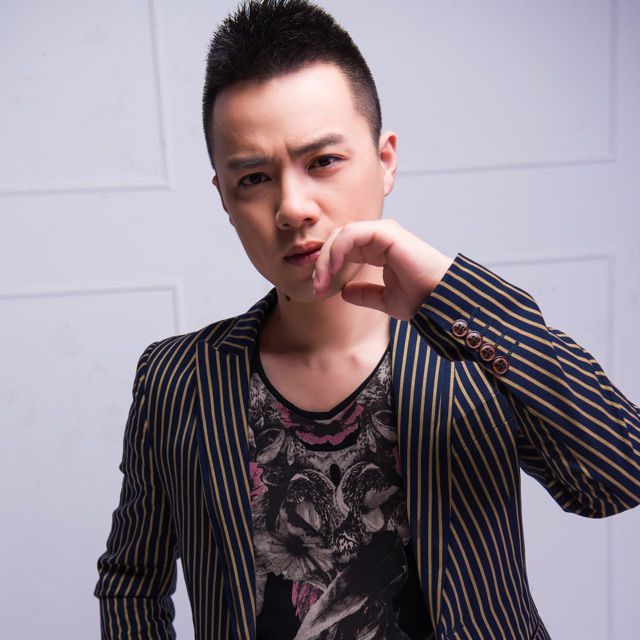 在水一方 - 伤感一哥adan 唱吧,听见歌声遇见你