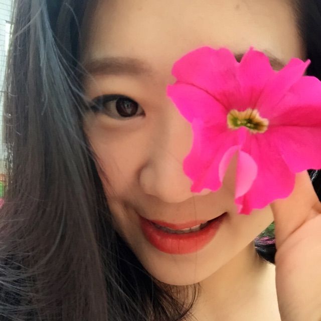 二维码,可以马上找到歌曲进行评论互动哦~              兜兜逗爸爸