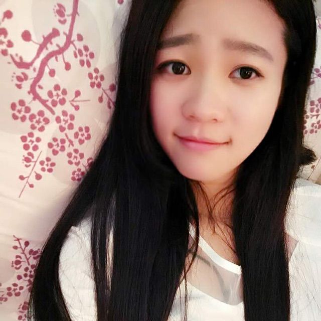李妍欣是浓眉
