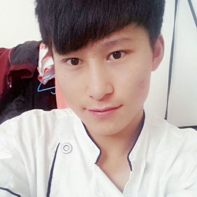 年轻小伙一般昂