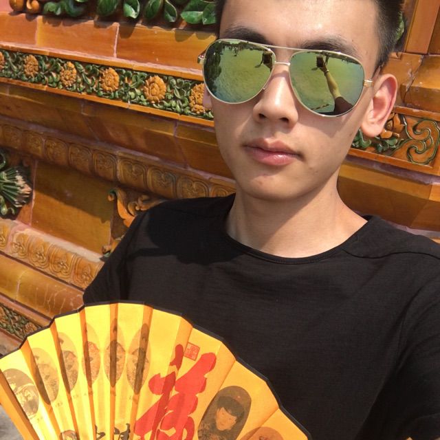 李哈哈