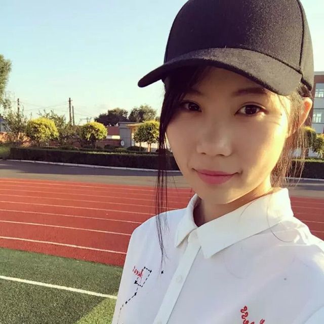 你是我的女朋友【《原版伴奏》】 - 刘刘刘小萌吖 唱吧,听见歌声遇见