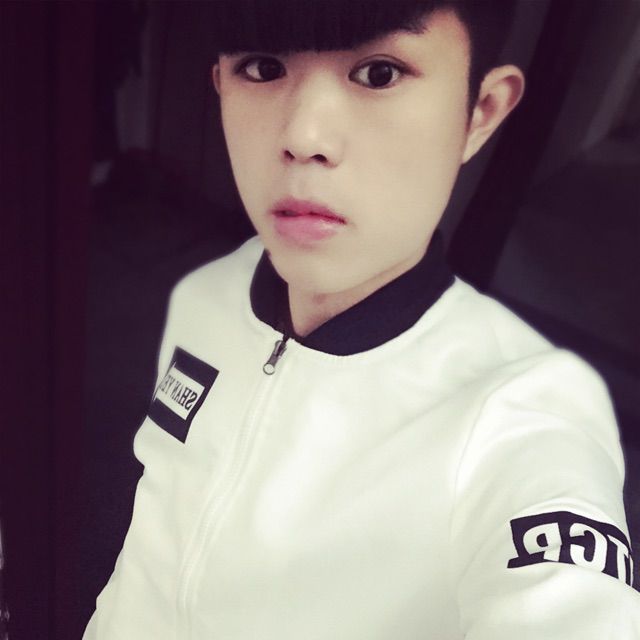 那一年我走王道【依神伴奏】 - 气质明明哥 唱吧,玩音乐,就上唱吧!