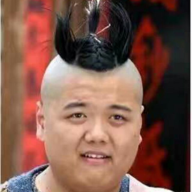 你别连笑都那么勉强