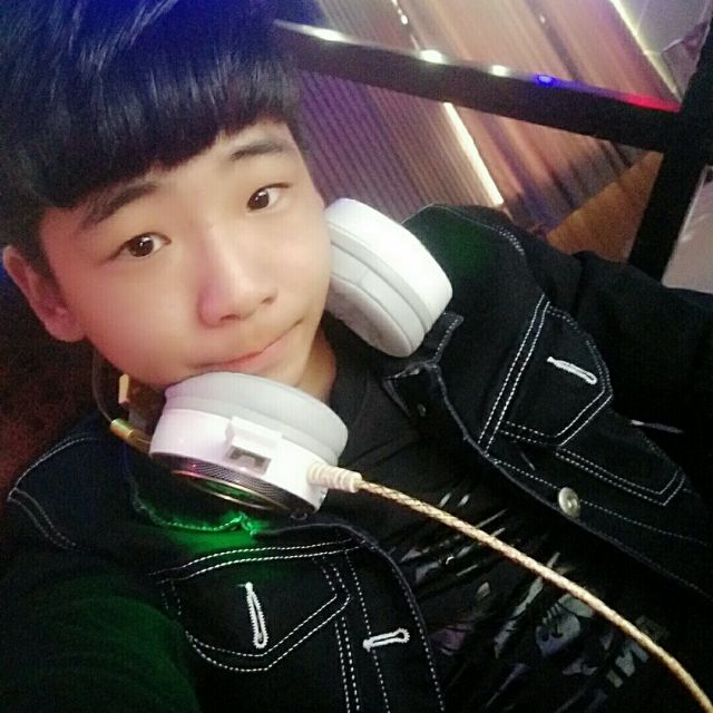 另不另类.【苏然】