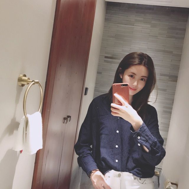 一个像夏天一个像秋天 - 吴雯雯www 唱吧,听见歌声遇见你