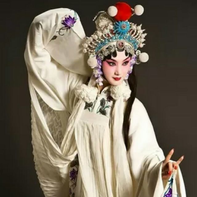 京剧 白蛇传 青妹慢举龙泉宝剑